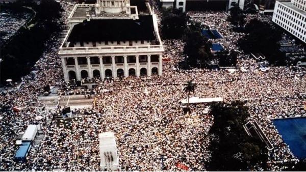感动!香港百万人大游行首次出现在1989年