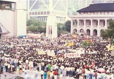 感动!香港百万人大游行首次出现在1989年