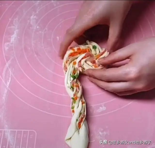 創意花式花捲 面、肉、菜三合一 搭配一碗粥菜都免了 9 20200609101957785