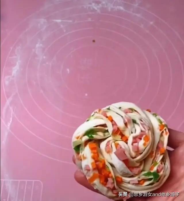 創意花式花捲 面、肉、菜三合一 搭配一碗粥菜都免了 10 20200609101958865