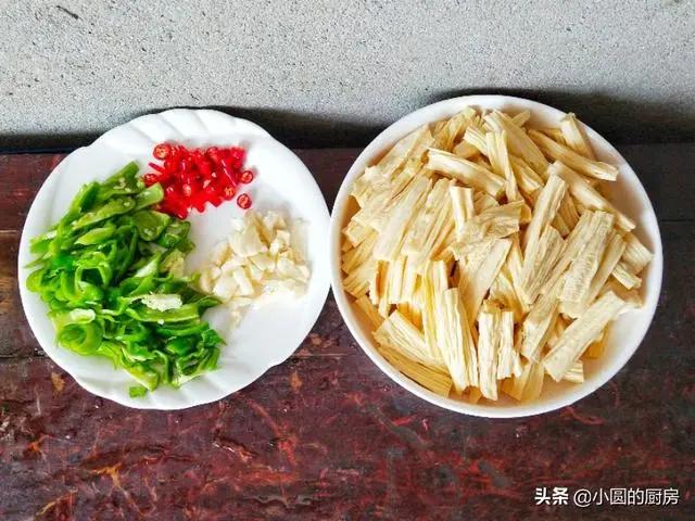 這才是腐竹最好吃的做法 食材調料要這麼搭 滑嫩清爽不油膩 4 20200619101338417
