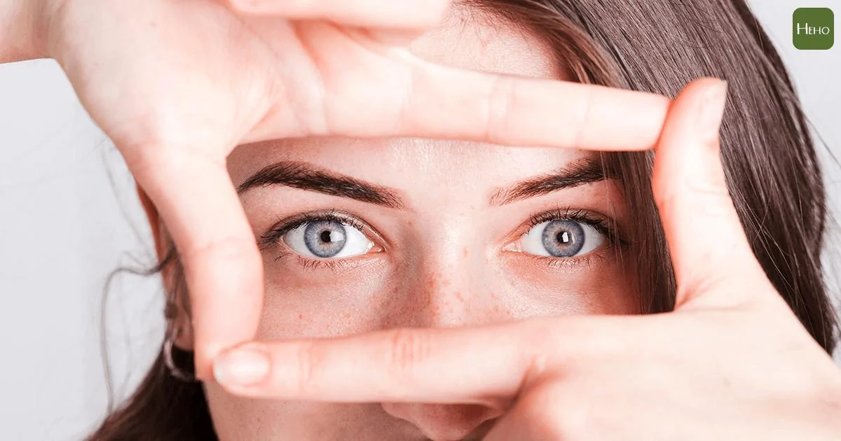 18岁以上有81 眼睛 亚 健康 眼科医师 用营养消除早期 酸涩 症状 阿波罗新闻网