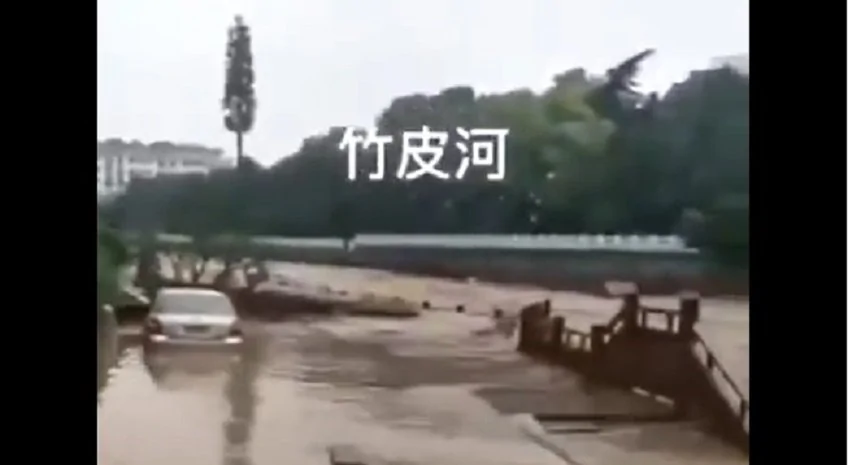 荆门市整个城市都被淹在水中