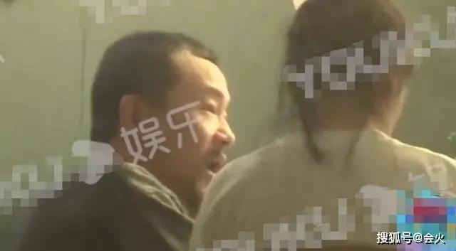 柏林影帝廖凡携妻与好友聚会 打扮低调似路人 妻子来头也不小