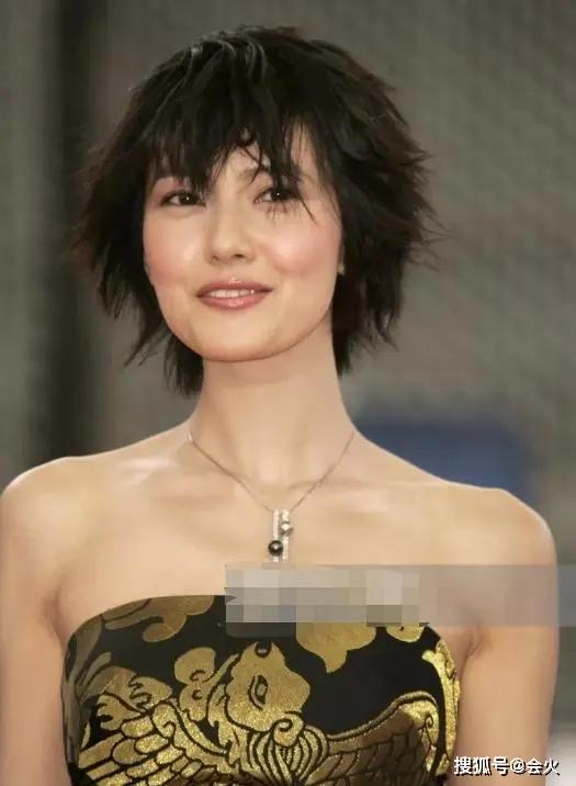 高圆圆获"演艺圈最美女星"称号 四年亚军终得冠