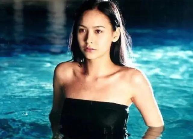 40岁女星终于承认有新恋情 离婚6年走出阴霾 直言很开心