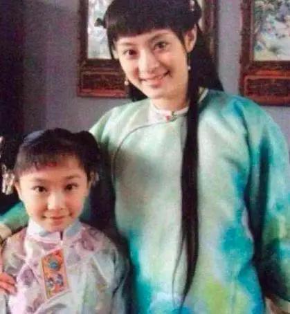 孙俪晒同父异母妹妹近况 一起跳舞太相像!频曝光是想进娱乐圈?