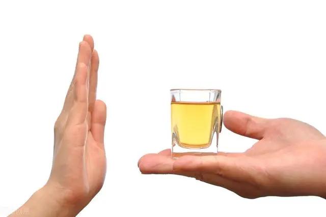 酒精中並沒有含嘌呤 痛風者為何不能喝？喜歡喝酒 不妨了解下