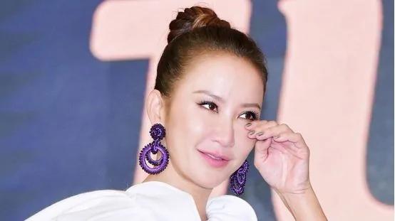 李玟9年豪门婚姻生变?亲姐回应现端倪