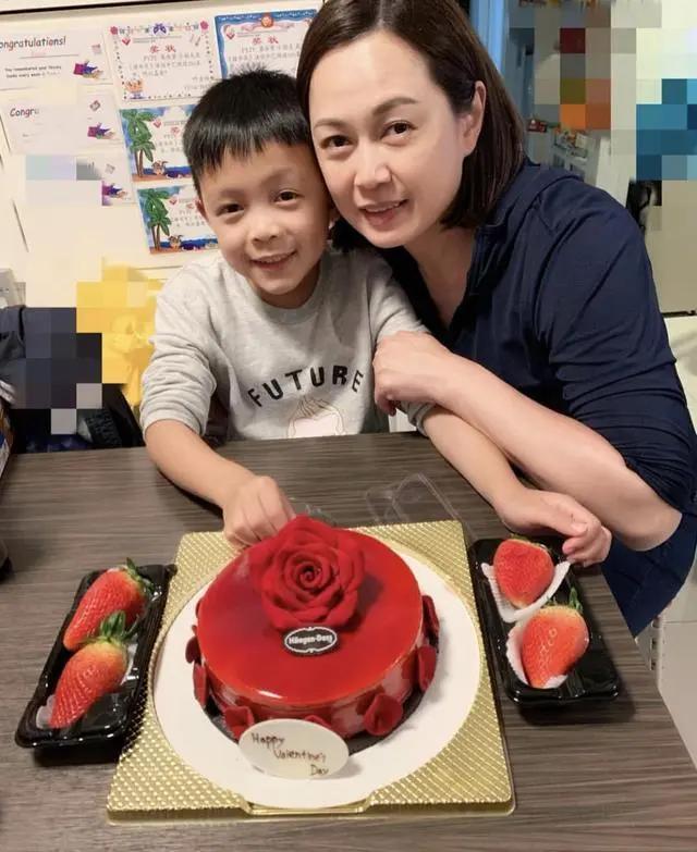 TVB最美配角今非昔比 一年10部戏扛起养儿重担 如今病痛缠身!