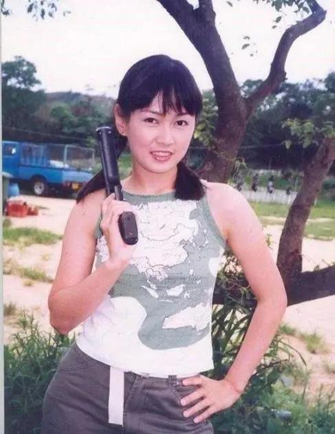 TVB最美配角今非昔比 一年10部戏扛起养儿重担 如今病痛缠身!