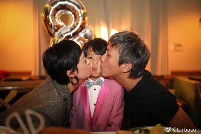 孙俪晒与女儿聊天记录 母女携手救助流浪猫 发文呼吁不要再有伤害