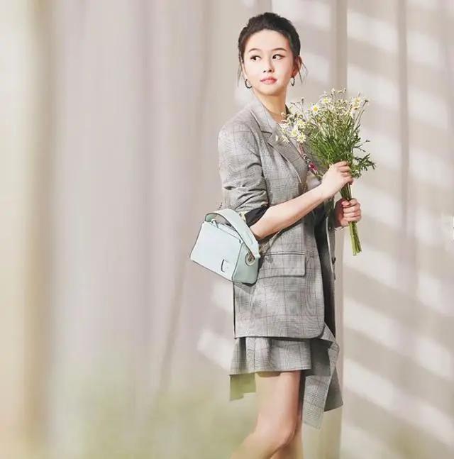 邱淑贞21岁女儿近照曝光 打扮成熟 被曝已暂停学业