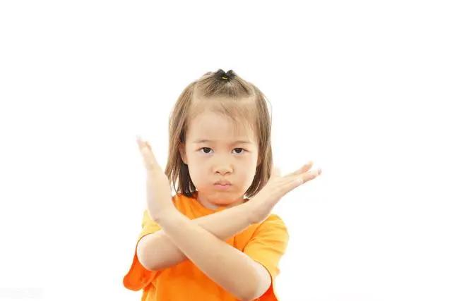 批評完孩子任由他哭?掌握「情緒療法」 教會孩子正確應對挫敗感 4 批評完孩子任由他哭?掌握「情緒療法」 教會孩子正確應對挫敗感
