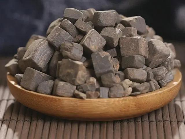古人骨折怎么办?柳枝接骨 用自然铜促进骨骼复原