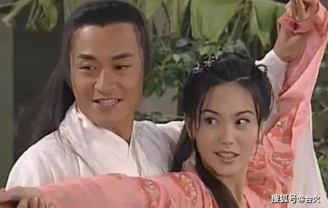 "最美殷素素"晒照 鹅蛋脸变"锥子脸"