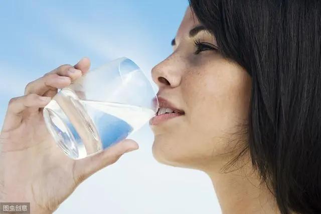 為什麼我們要多喝水？看完就明白了！
