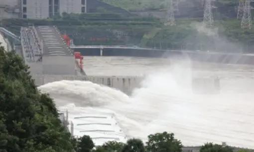 三峽大壩撐得住？雙颱風引爆藍色預警