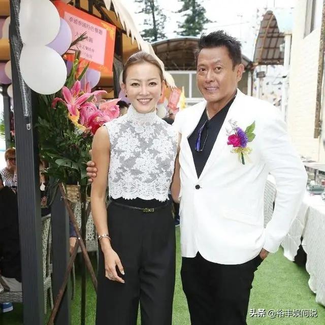 魏骏杰带9岁女儿去坟场接受教育 自言有一天会死 要女儿靠自己