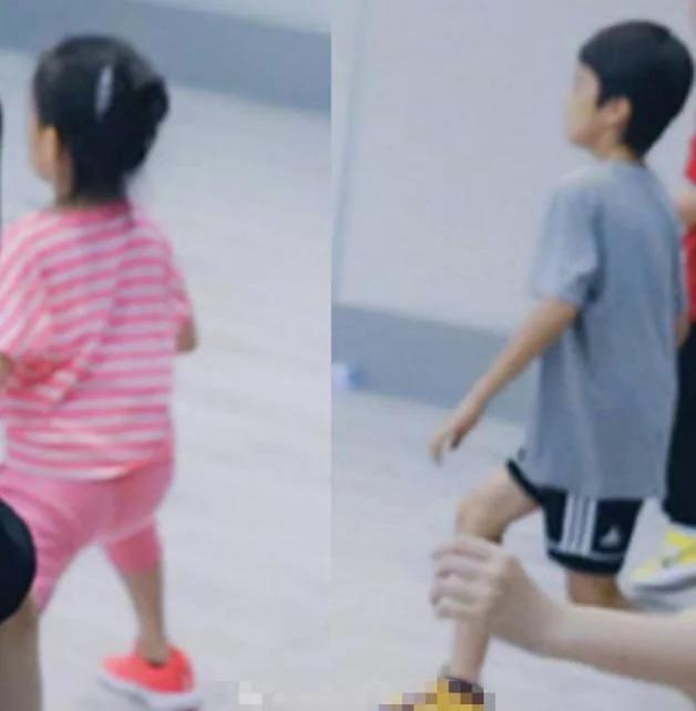 孙俪晒儿女踢足球称赞小花“巾帼不让须眉” 等等暖心护妹超有爱