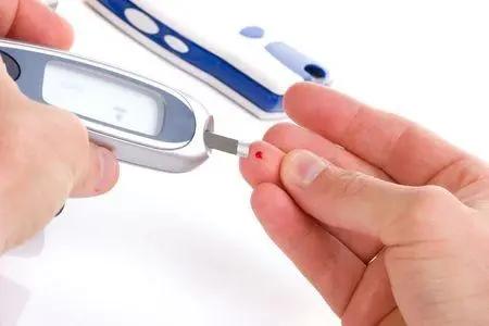 血糖、血脂、血壓、尿酸高到了多少就要用藥了？這些標準可參考