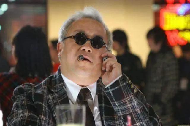 曾志伟二婚妻子病逝!一直都是儿子陪伴在旁 曾志伟在外浪了20年