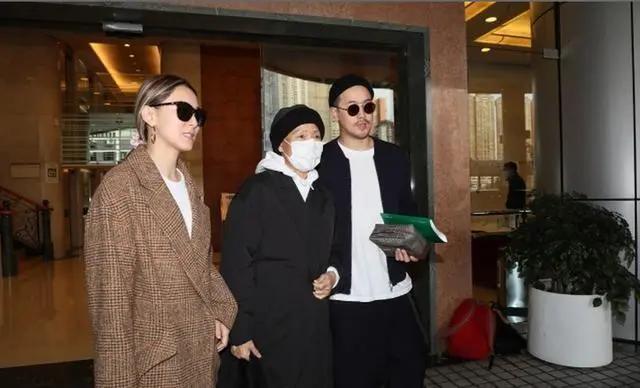 曾志伟二婚妻子病逝!一直都是儿子陪伴在旁 曾志伟在外浪了20年