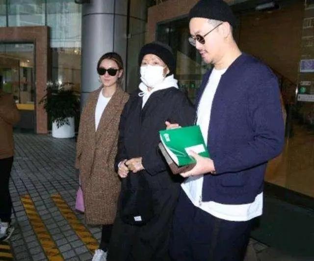 曾志伟二婚妻子病逝!一直都是儿子陪伴在旁 曾志伟在外浪了20年