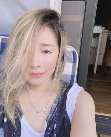 萧亚轩遭粉丝骂“疯疯癫癫” 亲自留言反击