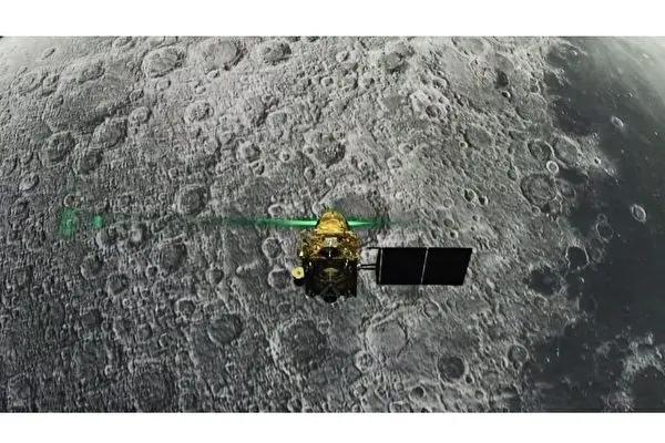 照片顯示墜毀的月球車還在動