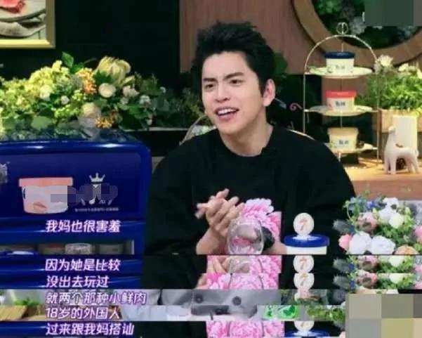 王大陆母亲因脑干肿瘤破裂 抢救无效后逝世 工作室发文回应