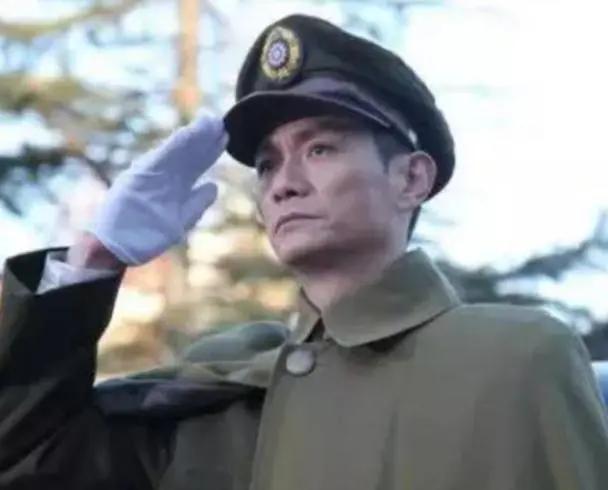 痴情影帝果靖霖近照曝光 身材消瘦驼背显凄惨 妻子癌逝单身至今