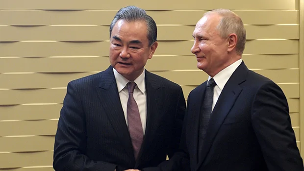 現今的中俄關係是歷史上最好的？圖為中國外長王毅和俄羅斯總統普京。（路透社資料圖片）