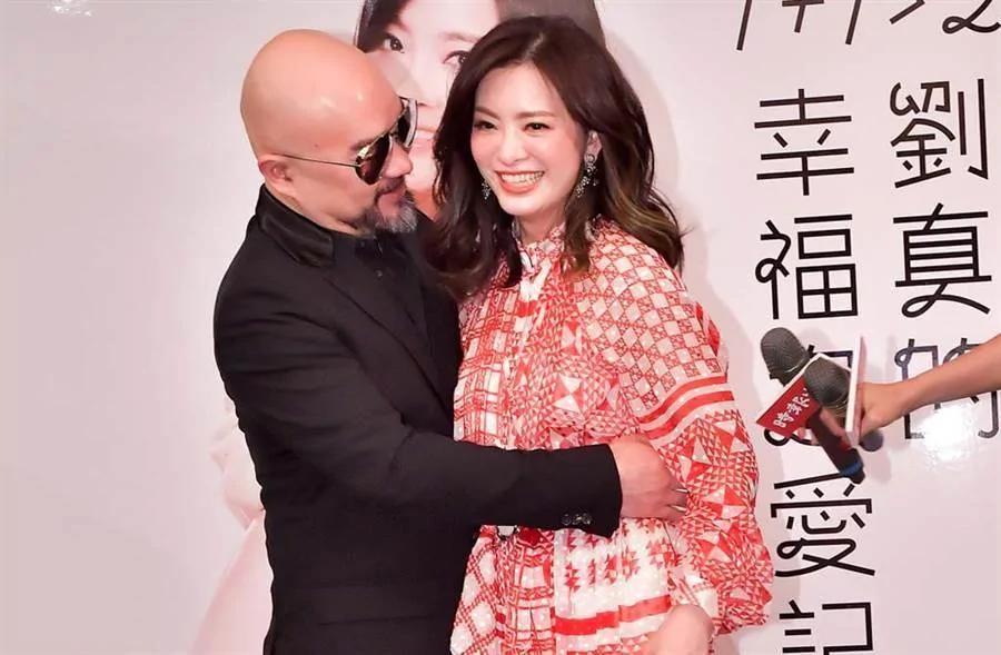 辛龙相隔3个多月打破沉默 6字诉悲伤心情