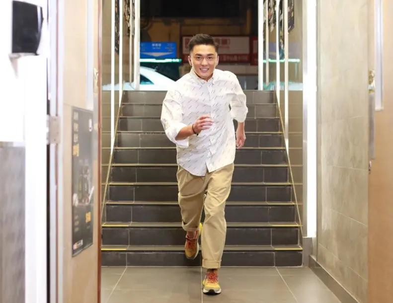 TVB男星杨明专访 坦言亏欠富二代女友 因突发事件延后婚期