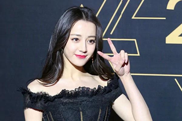 迪丽热巴分享独特解压法 自嘲看似脑子不太好