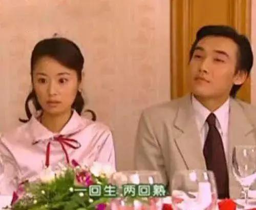 七夕“撒狗粮” 陈松伶与老公甜蜜对视 挡不住的爱意