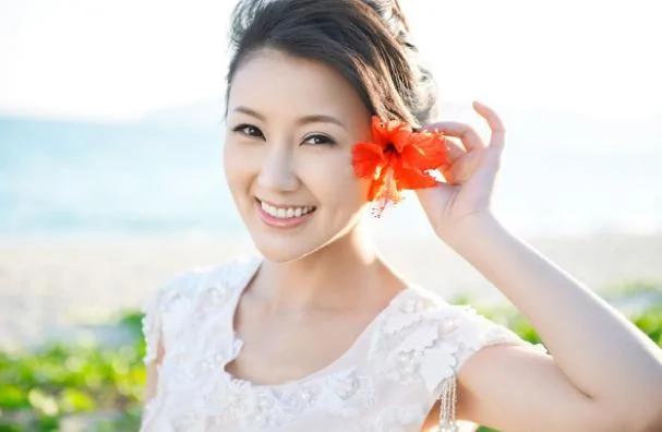 甘薇被曝拍卖名下豪宅 离婚后曾自曝养不起娃