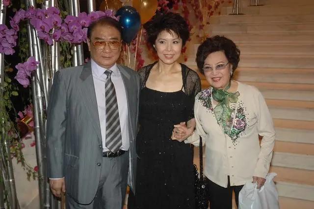 又一老戏骨患癌去世 女儿带遗物离开医院 好友曝光最后短信内容