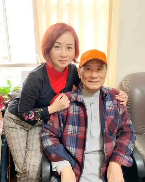 又一老戏骨患癌去世 女儿带遗物离开医院 好友曝光最后短信内容