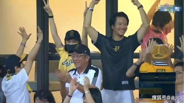 林依晨罕与老公同框 结婚5年因没孩子被传婚变