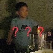杜江晒一家四口生日合影?嗯哼角落独自落寞 妹妹罕见出镜?