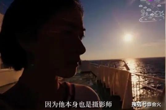 万茜和黄发男子手牵手很亲密 3岁女儿罕曝光