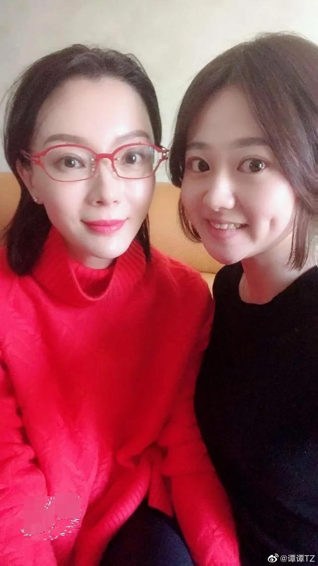 赵胤胤搂表妹合影遭质疑 表妹亲自现身回应 晒与陈数合影:来吧