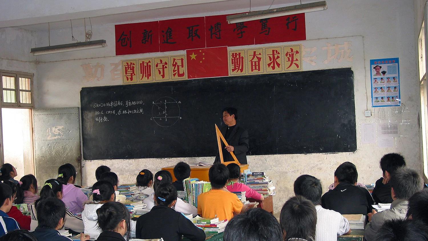 中國多地教師工資遭拖欠剋扣 突顯地方政府財政陷困境