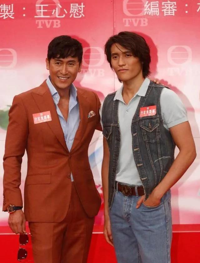 TVB视帝马德钟和儿子同框 22岁儿子形象沧桑