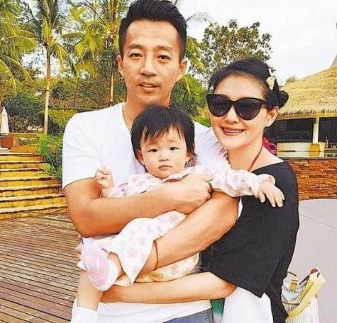 汪小菲对大S表忠心 承诺陪老婆过结婚纪念日