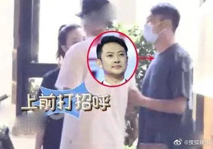 李晨印小天聚会 “插刀门”后现身同一饭局 疑似冰释前嫌