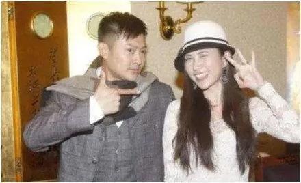 李晨印小天聚会 “插刀门”后现身同一饭局 疑似冰释前嫌