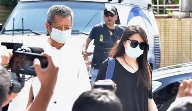 黄鸿升父亲首次透露儿子猝逝细节 突发撕裂性痛楚 从病发到去世仅3秒